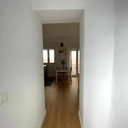 No 10 Apartment *